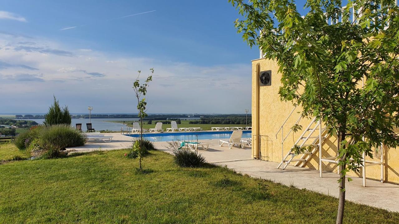 Naiada Villa Ostrov ภายนอก รูปภาพ